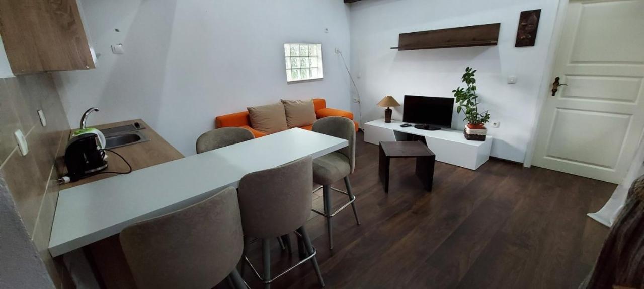 Apartments Jurasic Огулин Екстериор снимка