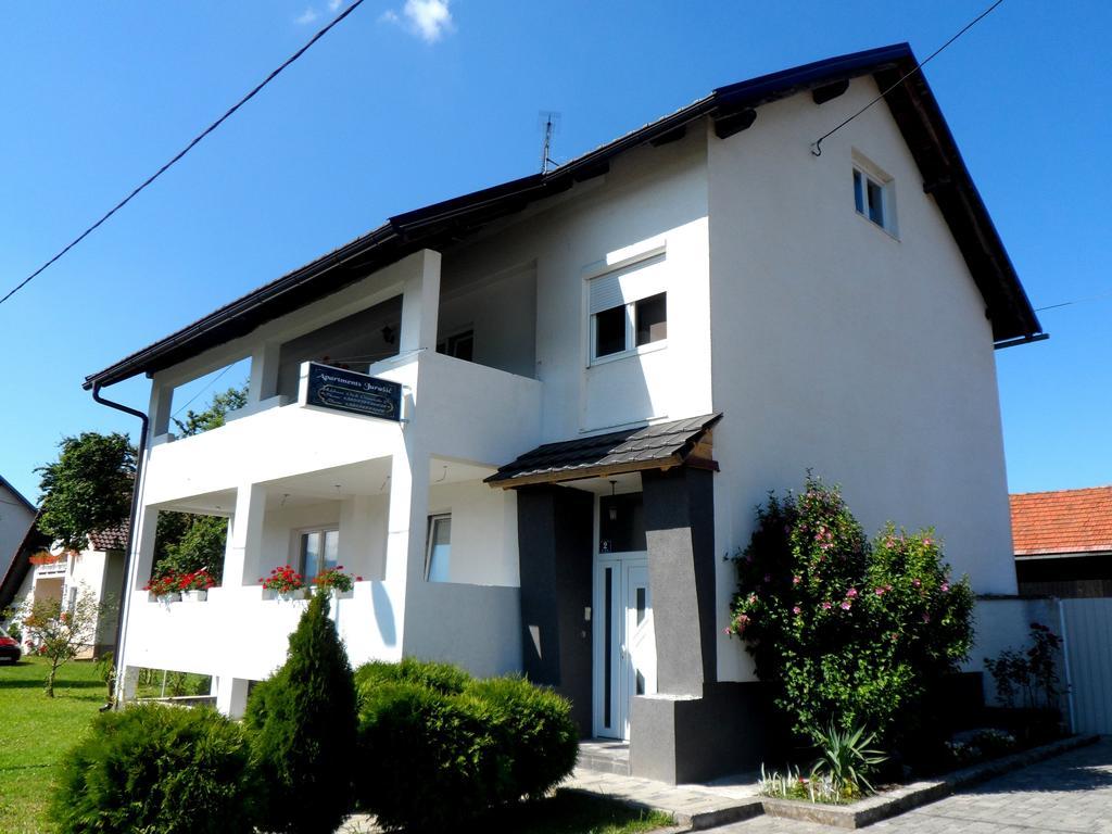 Apartments Jurasic Огулин Екстериор снимка
