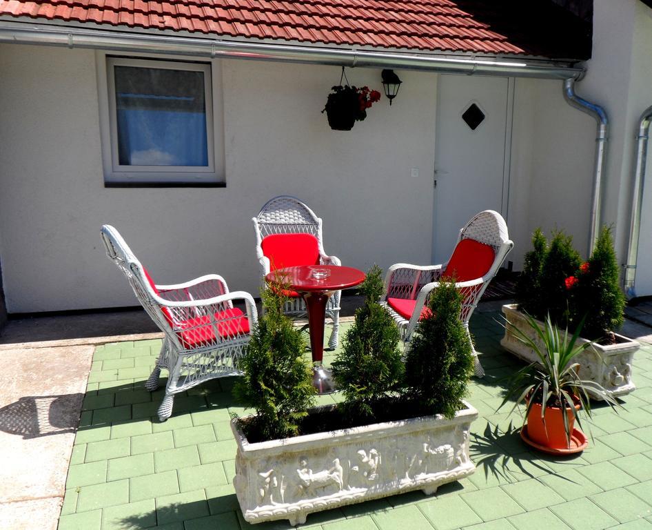 Apartments Jurasic Огулин Екстериор снимка
